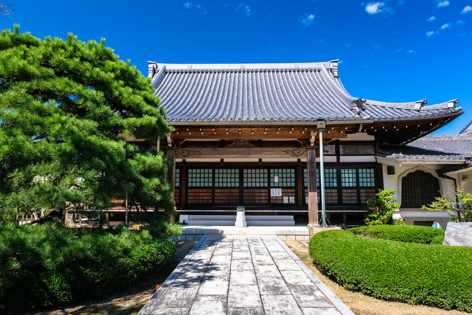 お寺の役割とは？昔と今の違いや行く理由の違いのアイキャッチ