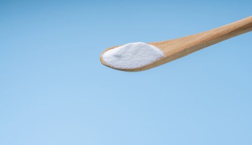 お風呂の水垢はクエン酸と重曹どっち？汚れ別の使い分けと効果的な掃除方法