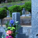 お墓の名前彫刻がいっぱいに！墓誌や墓石に文字が彫れない時の対処法と費用